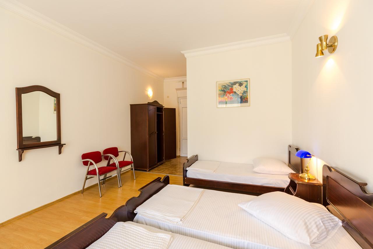 קובולטי Hotel Simpatia מראה חיצוני תמונה
