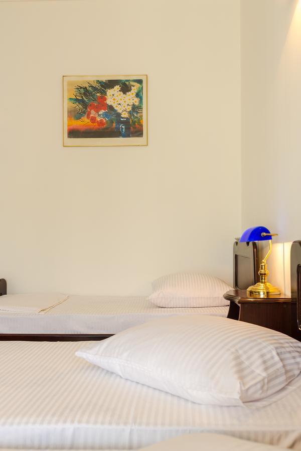 קובולטי Hotel Simpatia מראה חיצוני תמונה